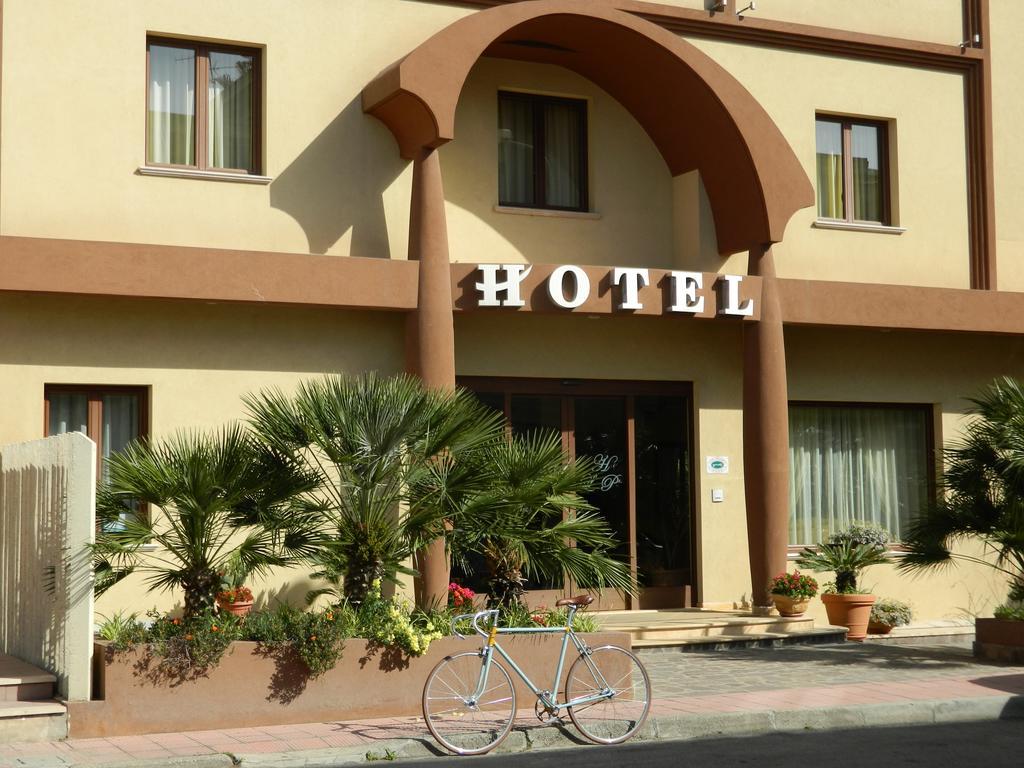 Hotel Le Palme Gioia Tauro Exterior photo